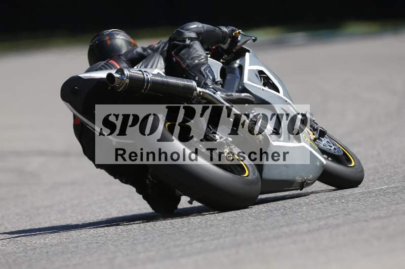 /43 08.08.2025 Discover the Bike ADR/Race 3 rot/91